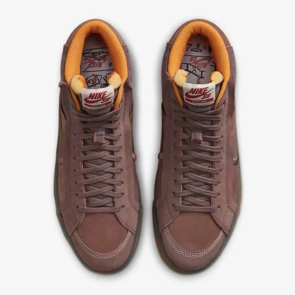 Skate Shoes
Nike SB Zoom Blazer Mid
Premium Plus Plum Eclipse/Kumquat/Gum Yellow - Picture 9 of 16